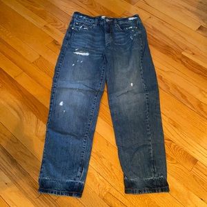 super cute mom jeans!